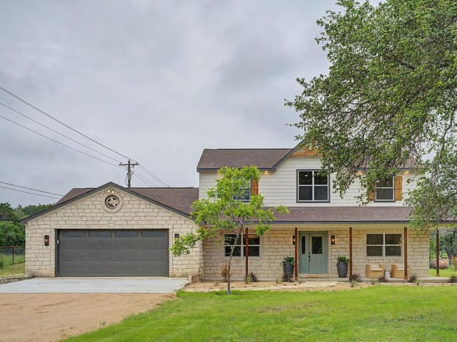 200 E Meadow LN