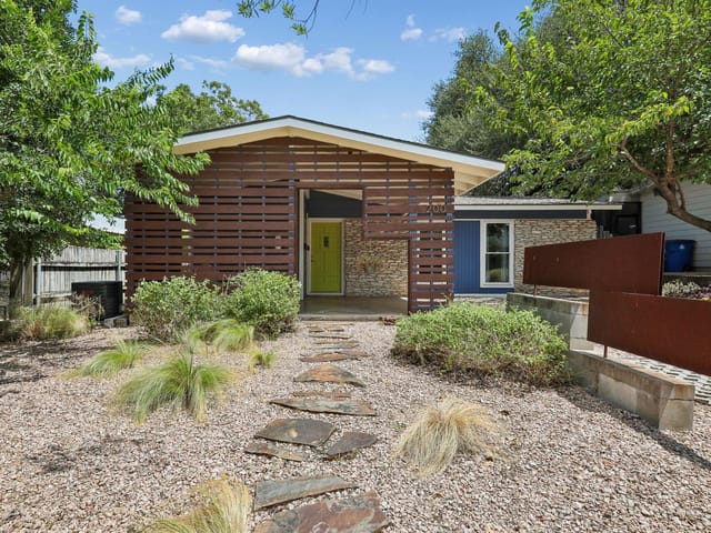 200 La Vista ST