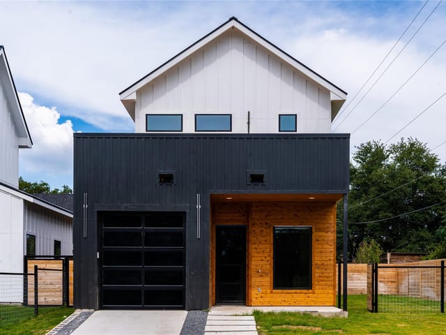 200 Lareina Dr