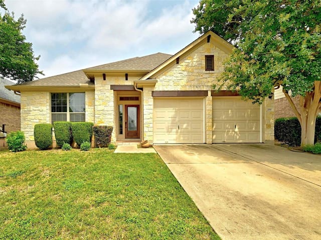 200 Latitude Ln