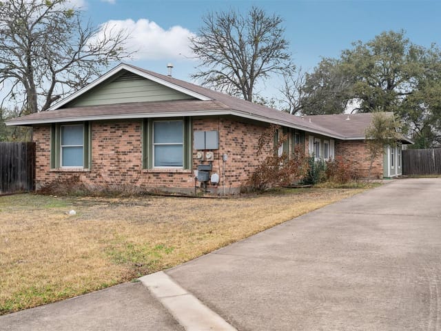 200 Liverpool Dr
