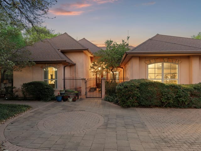 200 Red Bird Ln