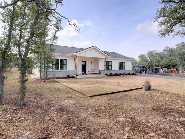 200 Rust Ranch Rd
