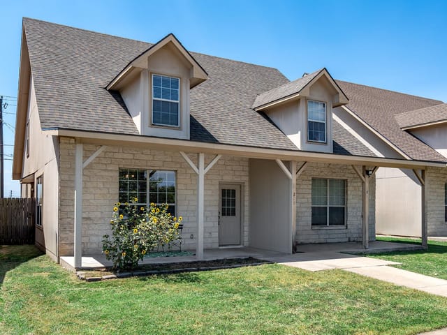 200 Sandstone DR Unit #E/F