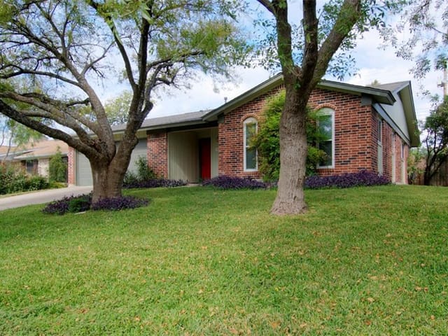 200 Skyloop Dr