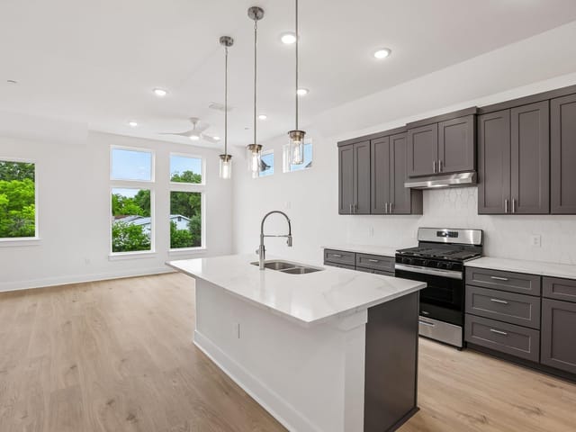 200 W 56th St Unit #1104