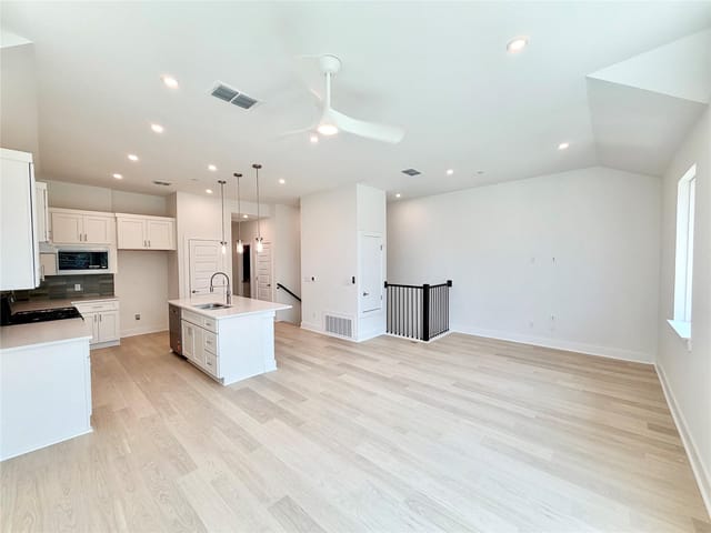 200 W 56th ST Unit #8101