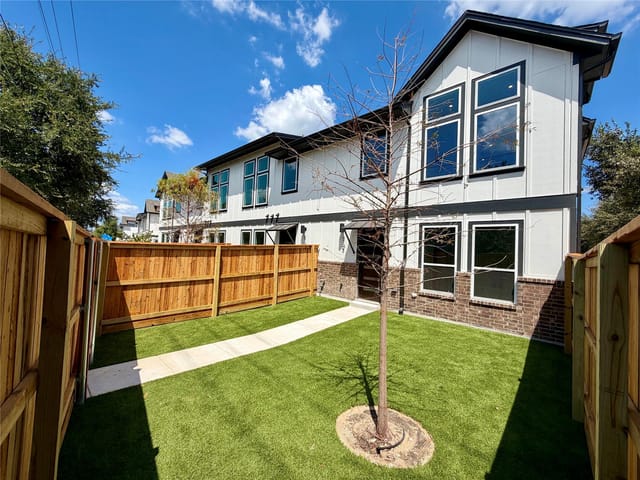 200 W 56th ST Unit #8104