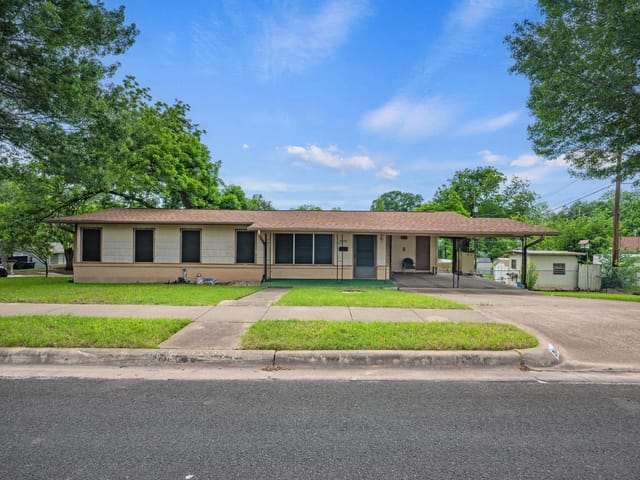 2000 Cedar Ave