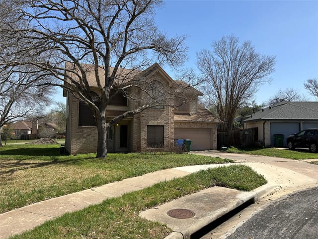 2000 DELVIN Ln