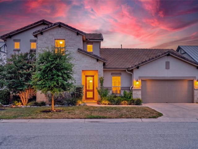 2000 Mazarro DR