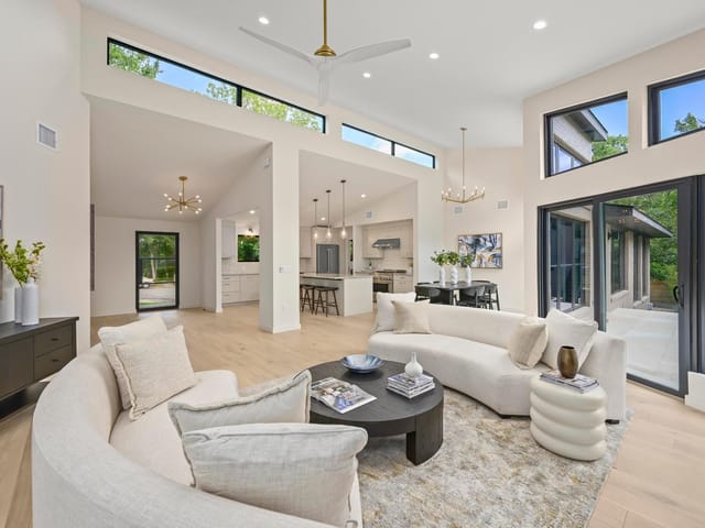 2001 Circle Haven