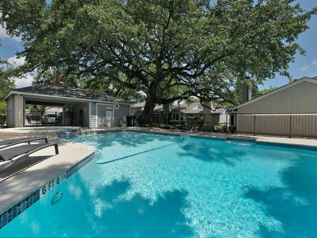 2001 PARKER Ln Unit #101