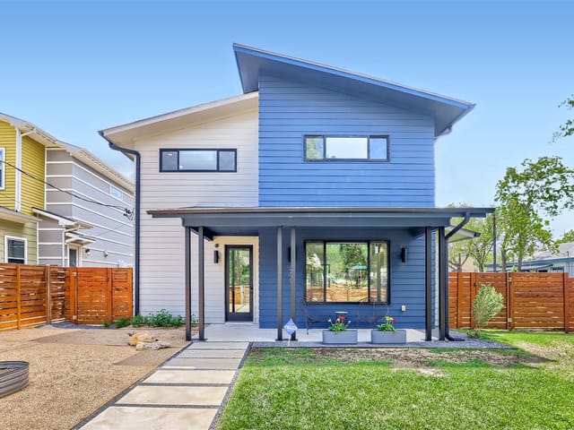 2001 Sl Davis Ave