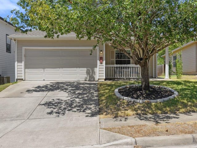 2002 Charlotte Estates DR