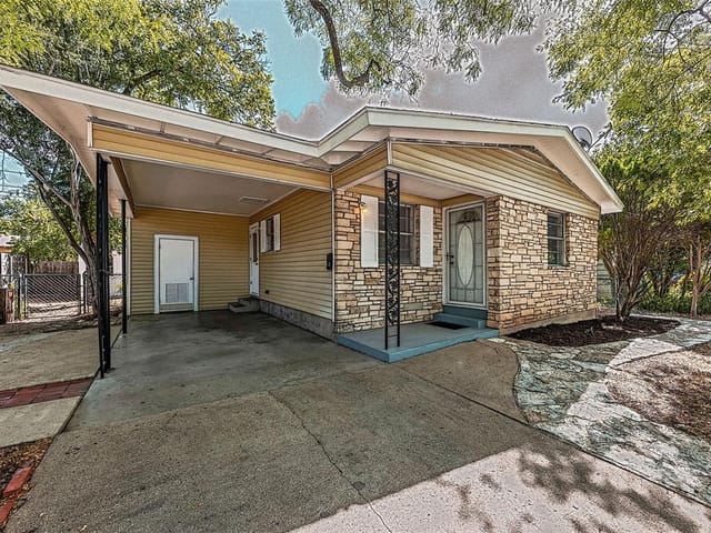 2002 Hardy Cir