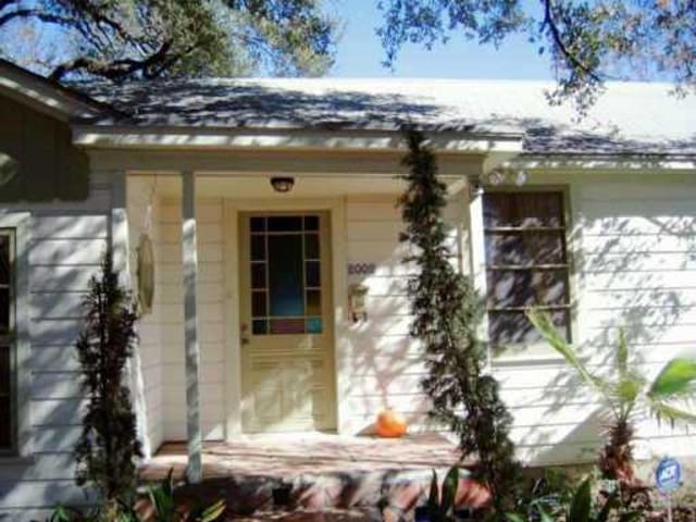 2002 LA CASA DR