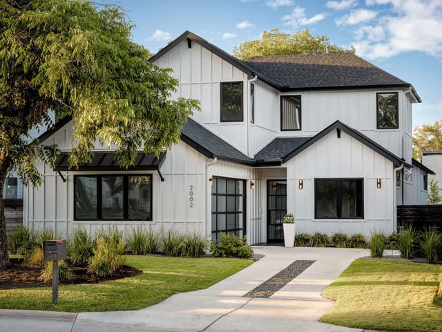 2002 Payne Ave