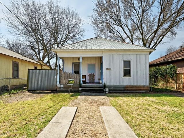 2003 Canterbury St