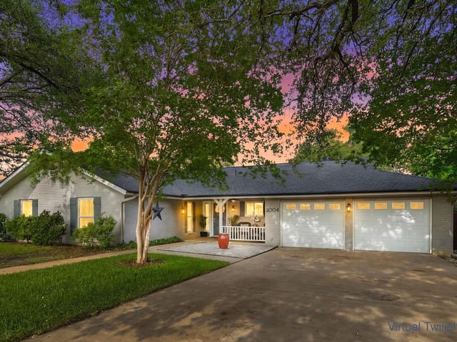 2004 Creekview DR