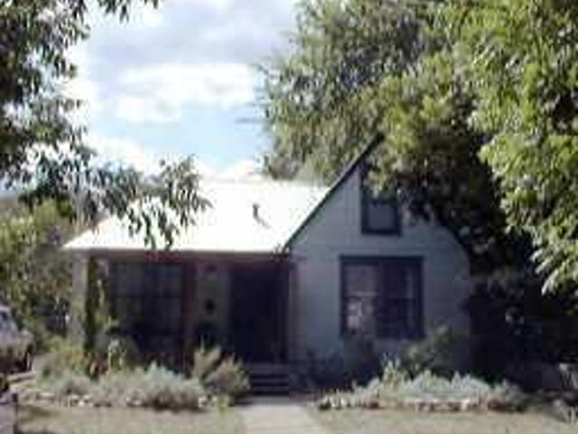 2004 KINNEY Ave