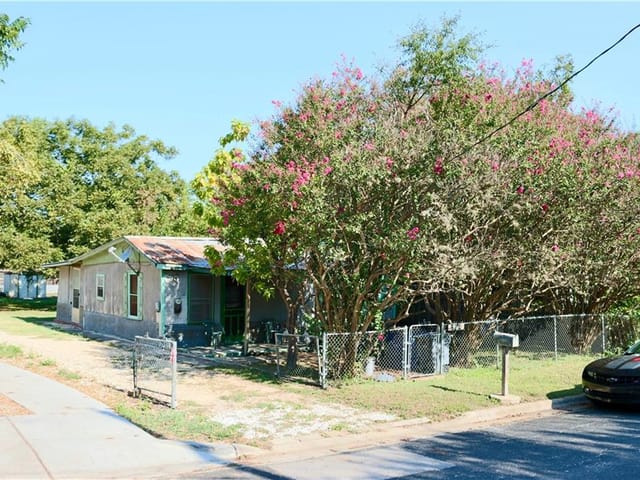 2004 Maxwell Ln