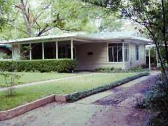 2004 PEACH TREE St