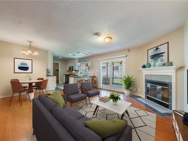 2004 Teakwood DR