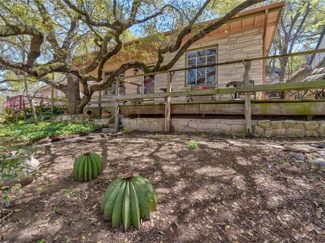 2005 Alameda Dr