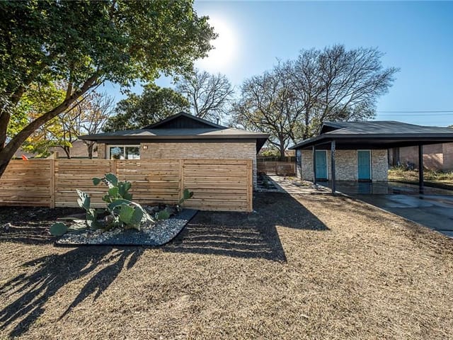 2005 Cheshire Dr