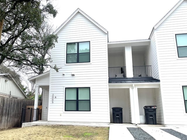 2005 Winsted LN Unit #A