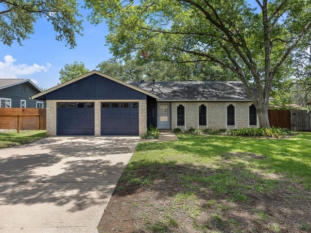 2006 Whitestone Dr