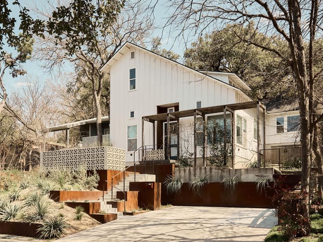 2009 Alameda Dr