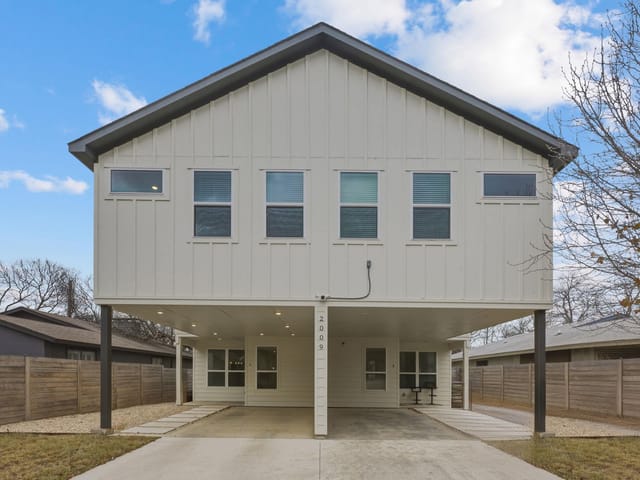 2009 Iroquois Ln Unit #B