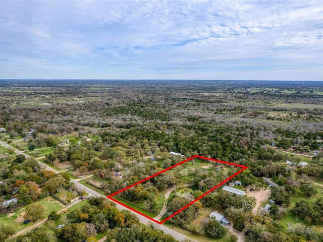 201 Artesian DR