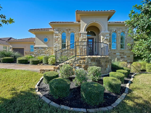 201 Barbuda Dr