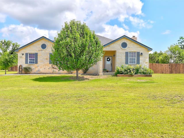 201 Christine LN