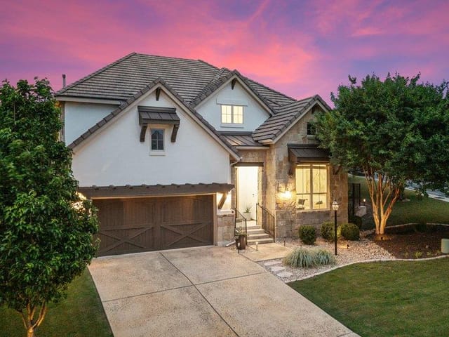 201 Maxwell WAY