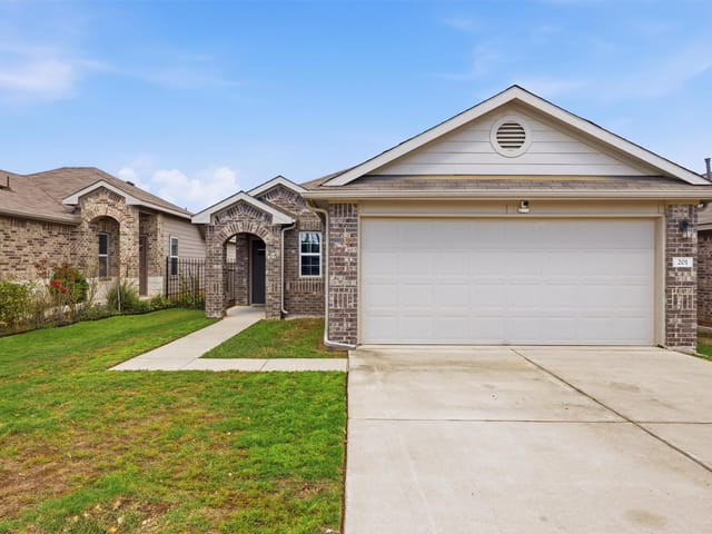 201 Yoakum ST
