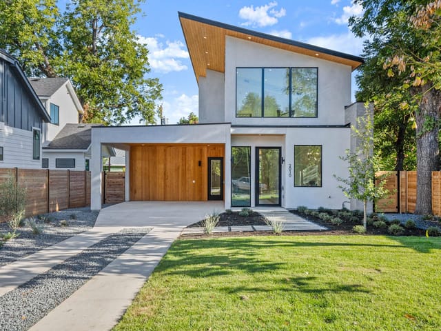 2010 Canterbury St