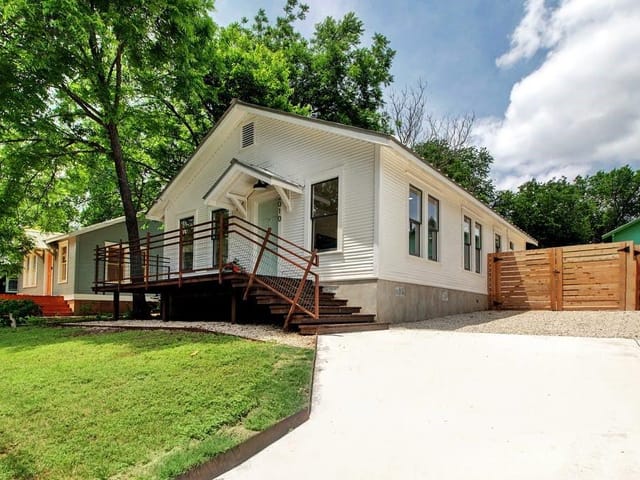 2010 Poquito St