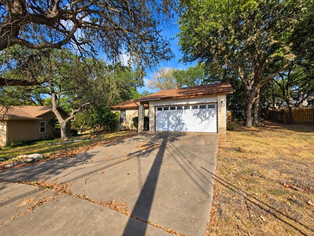 2011 Castle Creek DR