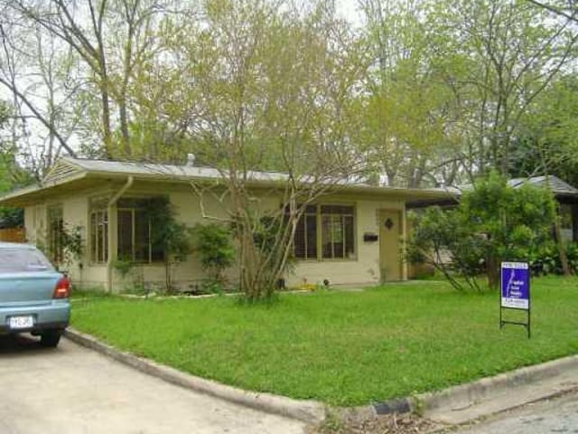 2011 Peach Tree St