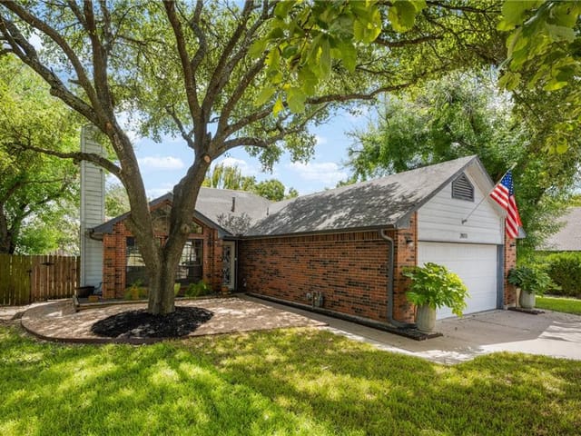2011 Ploverville Ln