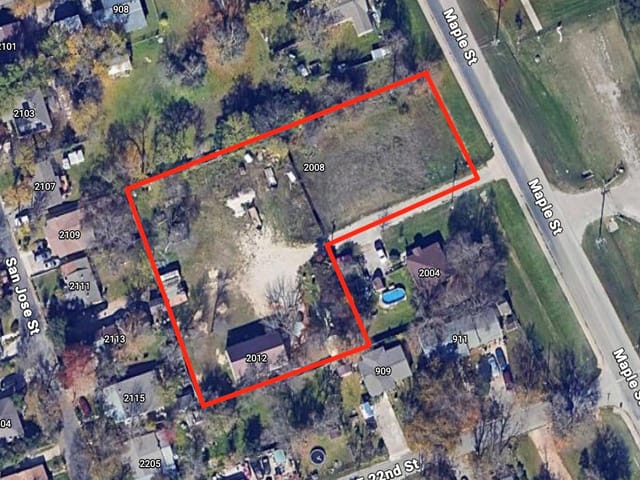 2012 Maple ST