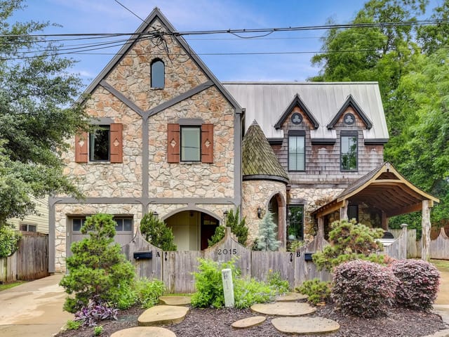 2015 Ashby Ave Unit #A
