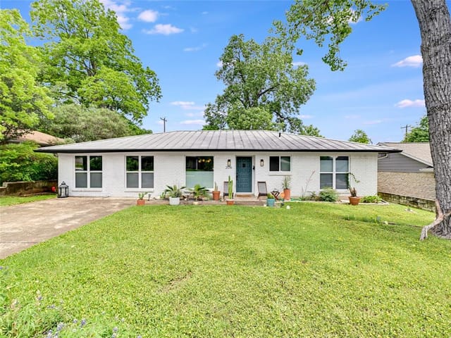 2016 Northridge Dr