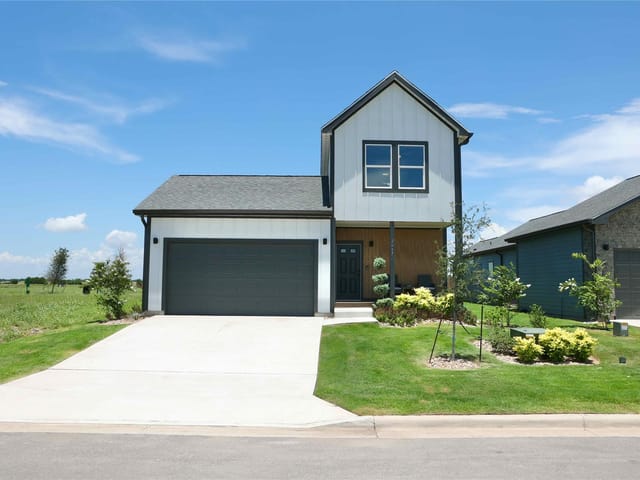 2017 Applewood Dr