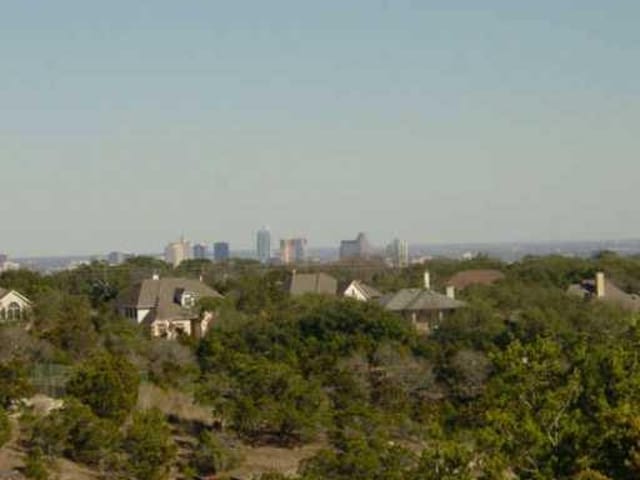2017 Surrey Hill DR