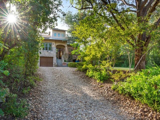2018 Travis Heights BLVD